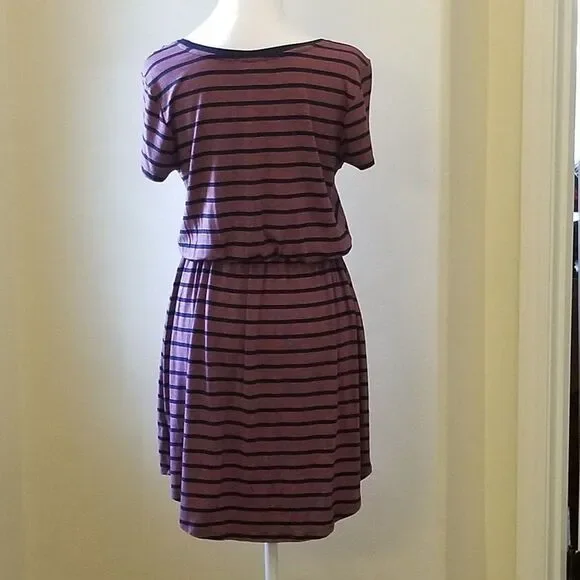 Olive & Oak Striped Drawstring Waist T-Shirt Dress Size M Burgundy Navy Casual - Picture 4 of 5